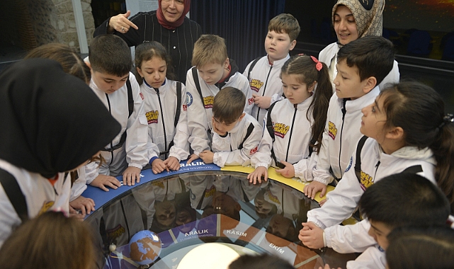 YIldırımlı çocuklar uzay yolculuğunda