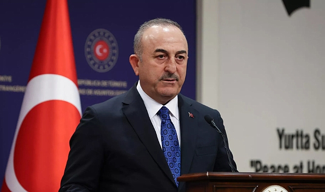 Bakan Çavuşoğlu: Dönmesi gereken göçmenler dönecektir ama düzenli bir şekilde dönmeleri lazım