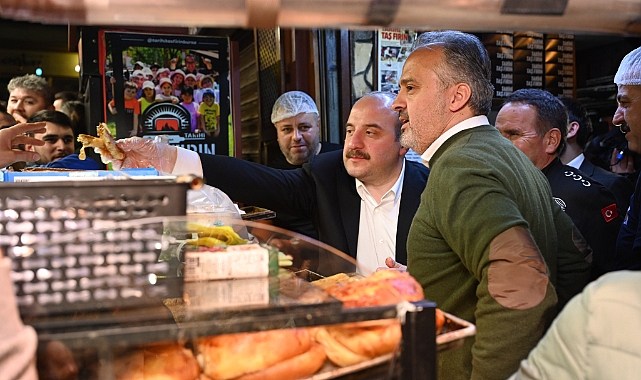 Bakan Varank, Toog’la geldi, simit çayla sahur yaptı
