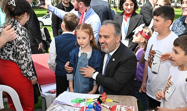 Bursa'da Çocuk Şenliği’nde çifte bayram coşkusu