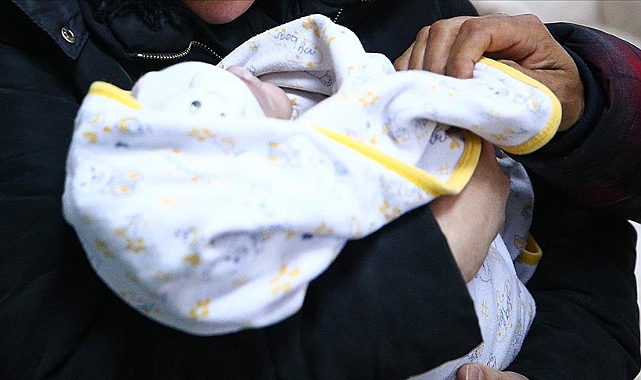 Depremden kurtulan 22 çocuğun kimliği henüz tespit edilemedi