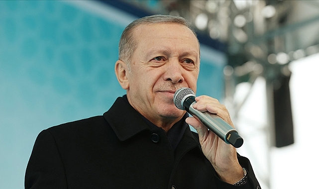 Erdoğan: Kıbleyi bilmeyenler seccadeye ayakkabı ile basar