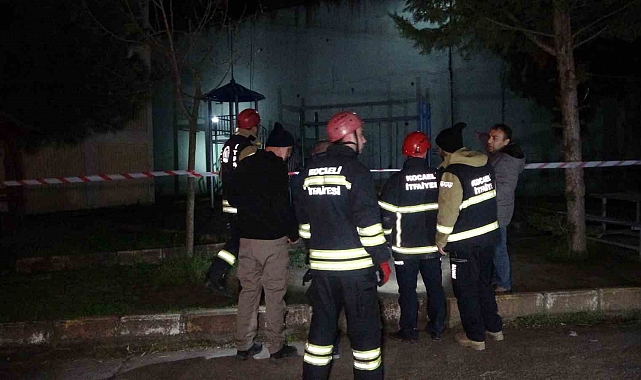 İstinat duvarı apartmanın üzerine çöktü: 32 daire tahliye edildi