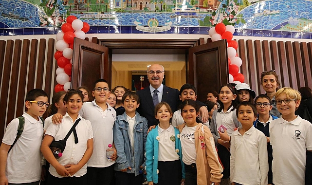 İzmir İktisat Kongresi binasının ilk misafirleri çocuklar oldu