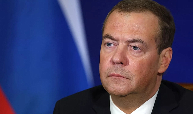 Medvedev: Rusya gerektiğinde nükleer silah kullanmakta hiç tereddüt etmeyecek