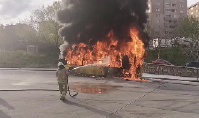 Park halindeki İETT otobüsünde yangın
