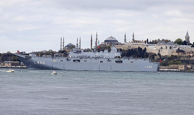 TCG Anadolu Boğaz'da selamlama geçişini yaptı