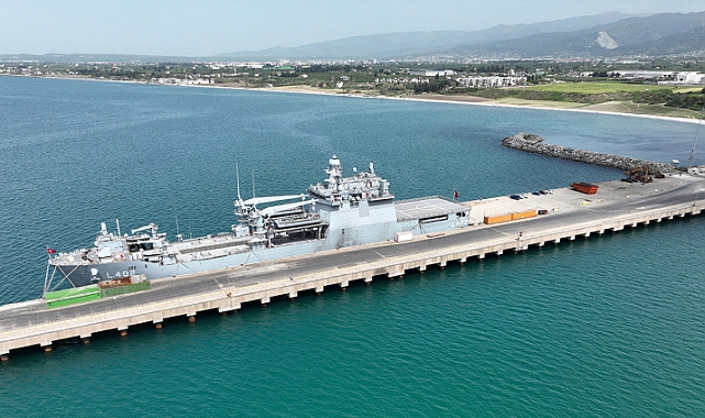 TCG Bayraktar depremzedelere