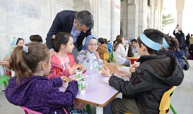 Yıldırım Belediyesi’nden çocuklara eğlenceli tekne orucu iftarı