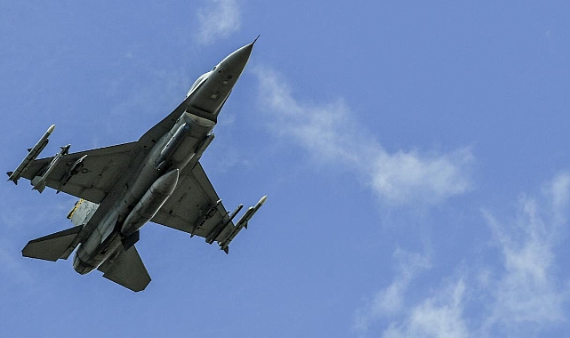 ABD'nin F-16 savaş uçağı düştü