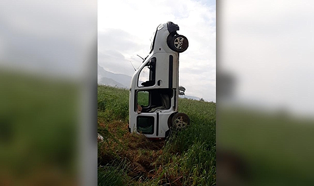Adana'da ilginç kaza: Takla atan araç dik durdu