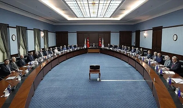 AK Parti MYK'da kritik toplandı