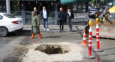 Ankara'da sağanak nedeniyle yol çöktü