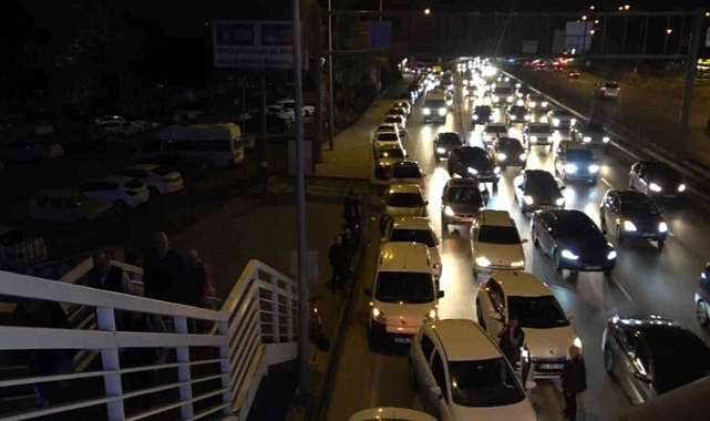 Bursa’da kilometrelerce kuyruk oluştu