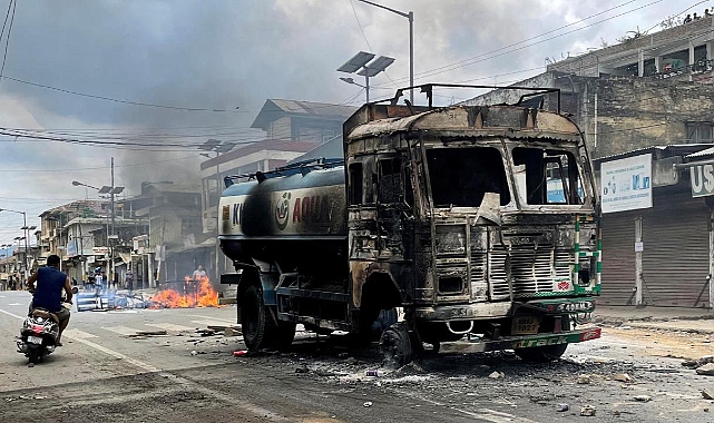 Hindistan'da şiddet olayları: 54 kişi öldü