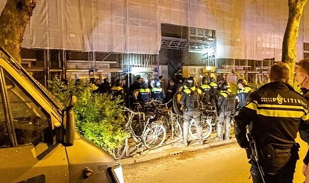 Hollanda’da sandık başında kavga: Çevik kuvvet müdahale etti
