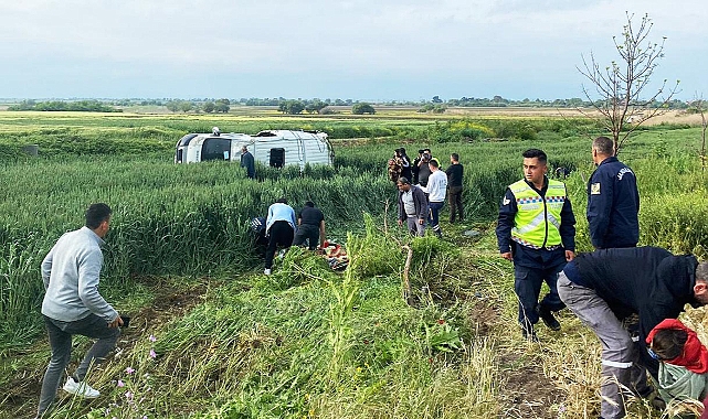 İşçi servisinin lastiği patlayınca takla atıp devrildi: 8 yaralı