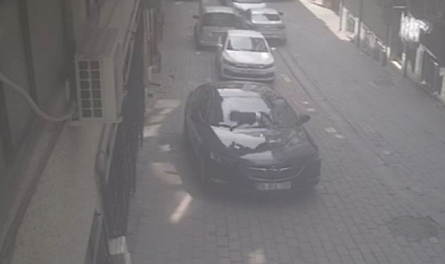 İstanbul'da 7 katlı apartmandan 3 yaşındaki çocuk otomobilin üzerine düştü