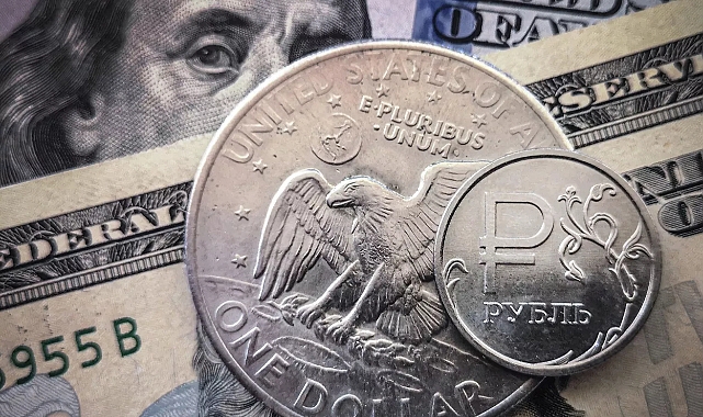 Rusya: Yaptırımlar yüzünden küresel para birimi olarak dolara güvenemeyiz