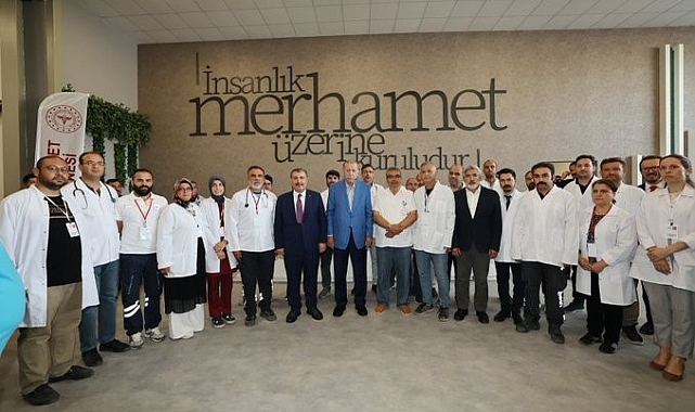 Sağlık Bakanı Koca: "İnsanlık ve merhamette öndeyiz"