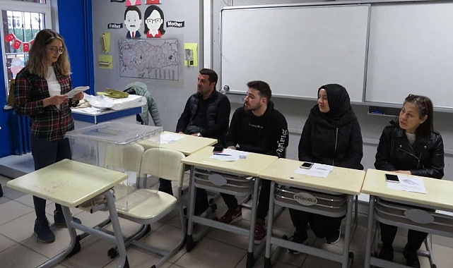 Sandık yemini ederek göreve başladılar