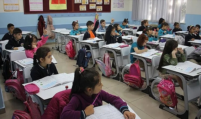Seçimden sonraki gün eğitime 1 günlük ara