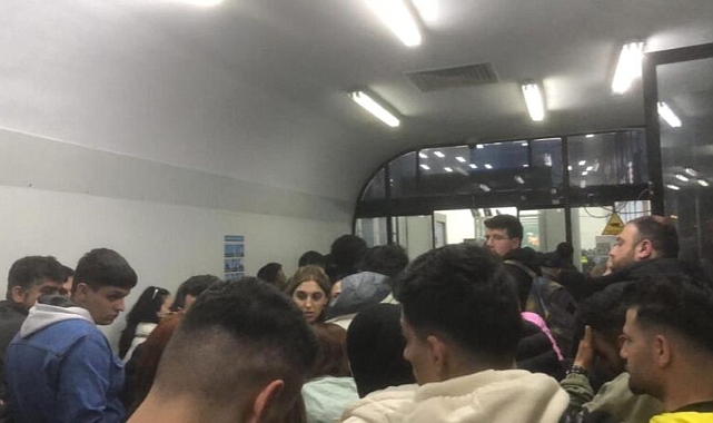 Sınırda alışveriş kuyruğu