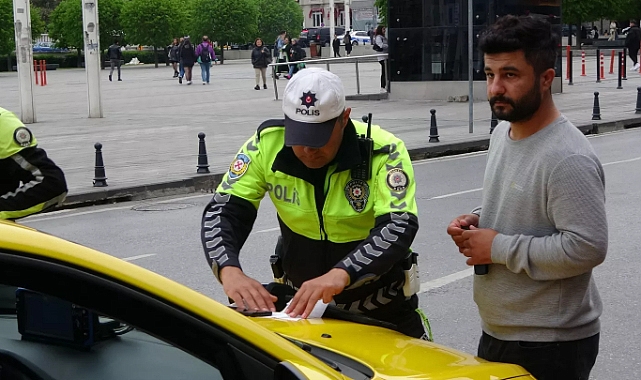 Taksimetreyi açmayan taksici turistten 2 bin 750 lira para istedi