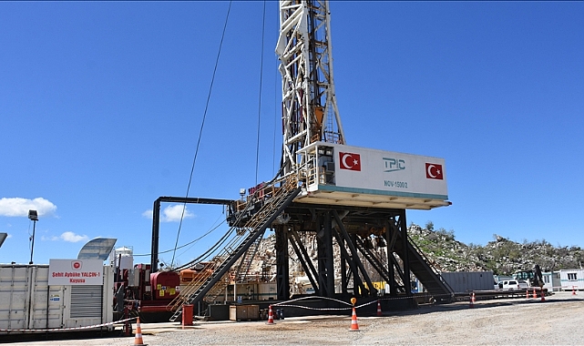 Türkiye'nin yeni petrol keşfinin ekonomiye katkısının yıllık 2,9 milyar dolar olacağı hesaplanıyor