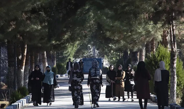 Afganistan'da onlarca kız öğrenci zehirlendi