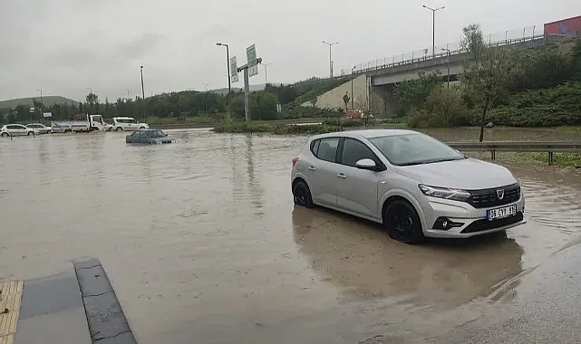 Ankara'da yollar göle döndü