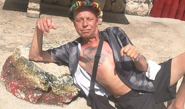 Bardaki 21 kokteylin hepsini içmeye çalışınca öldü