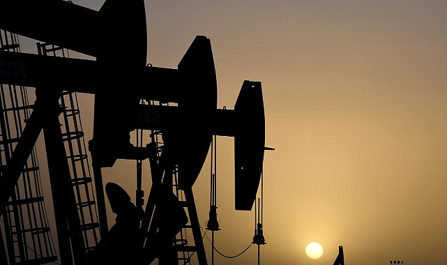 Brent petrolün varil fiyatı 77,19 dolar