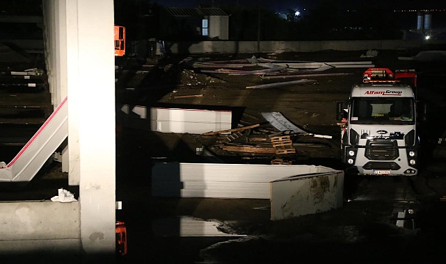Edirne'de fırtına nedeniyle 3 işçi 12 metre yükseklikten düştü