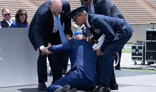 Eski Beyaz Saray doktoru Reiner: Biden, baston kullanmalı