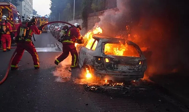 Fransa'da polisin 17 yaşındaki genci öldürmesi sonrası protestolar büyüyor: 150 kişi gözaltında