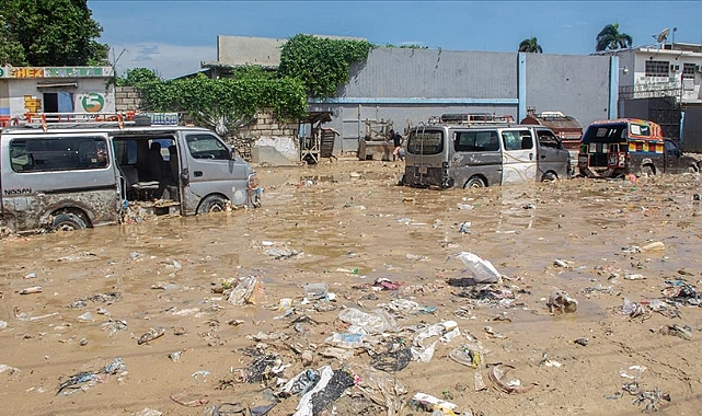 Haiti'de meydana gelen selde ilk belirlemelere göre 15 kişi hayatını kaybetti