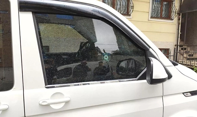 İstanbul’da park halindeki çok sayıda araç kurşunlandı