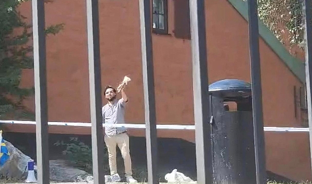 İsveç'te Kurban Bayramı'nda cami önünde Kur'an-ı Kerim yakıldı