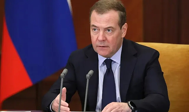 Medvedev: İsyanı organize edenlerin eylemleri iyi düşünülmüş bir darbe planı şeması ile uyuşuyor