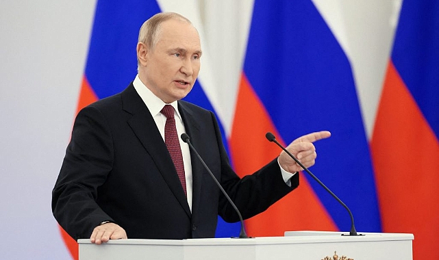 Putin’den askerlere: İç savaş yaşanmasını önlediniz