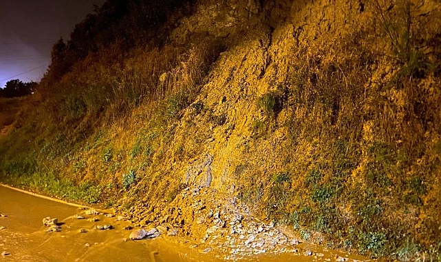 Sinop'ta sağanak heyelana yol açtı, okullar tatil edildi
