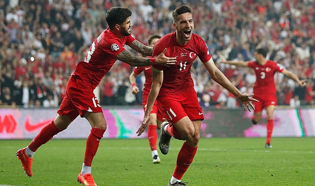 Türkiye Galler'i iki golle geçti