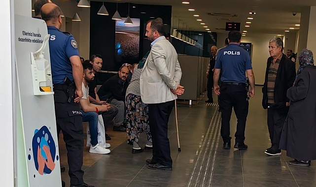 Yaşlı kadını dolandırılmaktan polis kurtardı