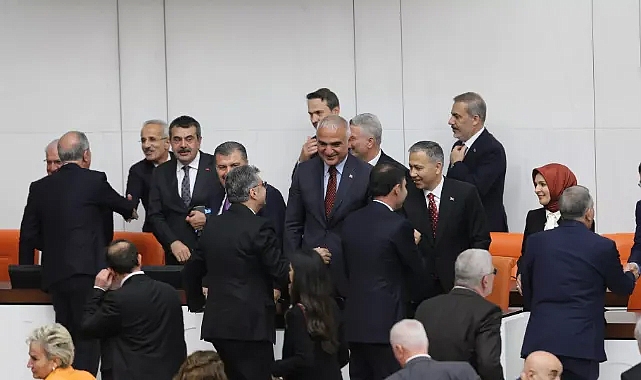 Yeni kabine üyeleri TBMM Genel Kurulu'nda yemin etti