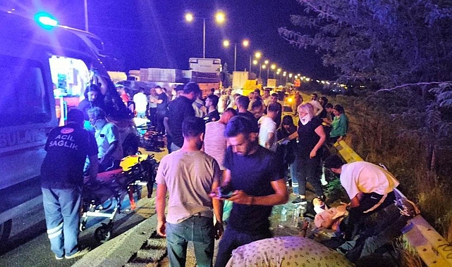Adana'da 7 aracın karıştığı zincirleme kazada 16 kişi yaralandı