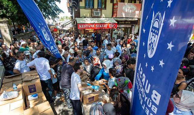 Bursa'da aşure kazanları birlik için kaynadı