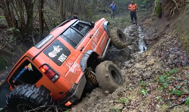 Bursa'da Off-road tutkunları tırmanışlarla nefes kesti