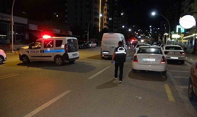 Cadde ortasında husumetlisine kurşun yağdırdı: 1 ağır yaralı