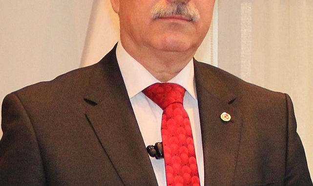 FETÖ şüphelisi eski Ege Üniversitesi Rektörü Hoşcoşkun yakalandı